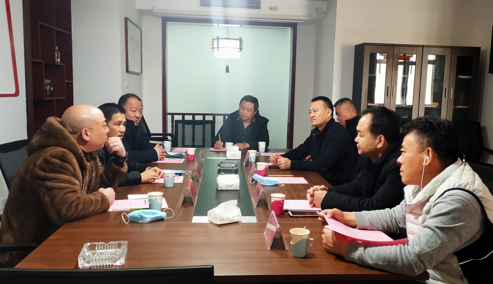 东阿县阿胶行业协会与聊城香江（浙江、泰安）商会洽谈合作